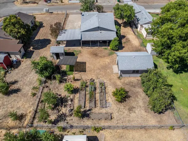 2609 Albert Road, Anderson, CA 96007