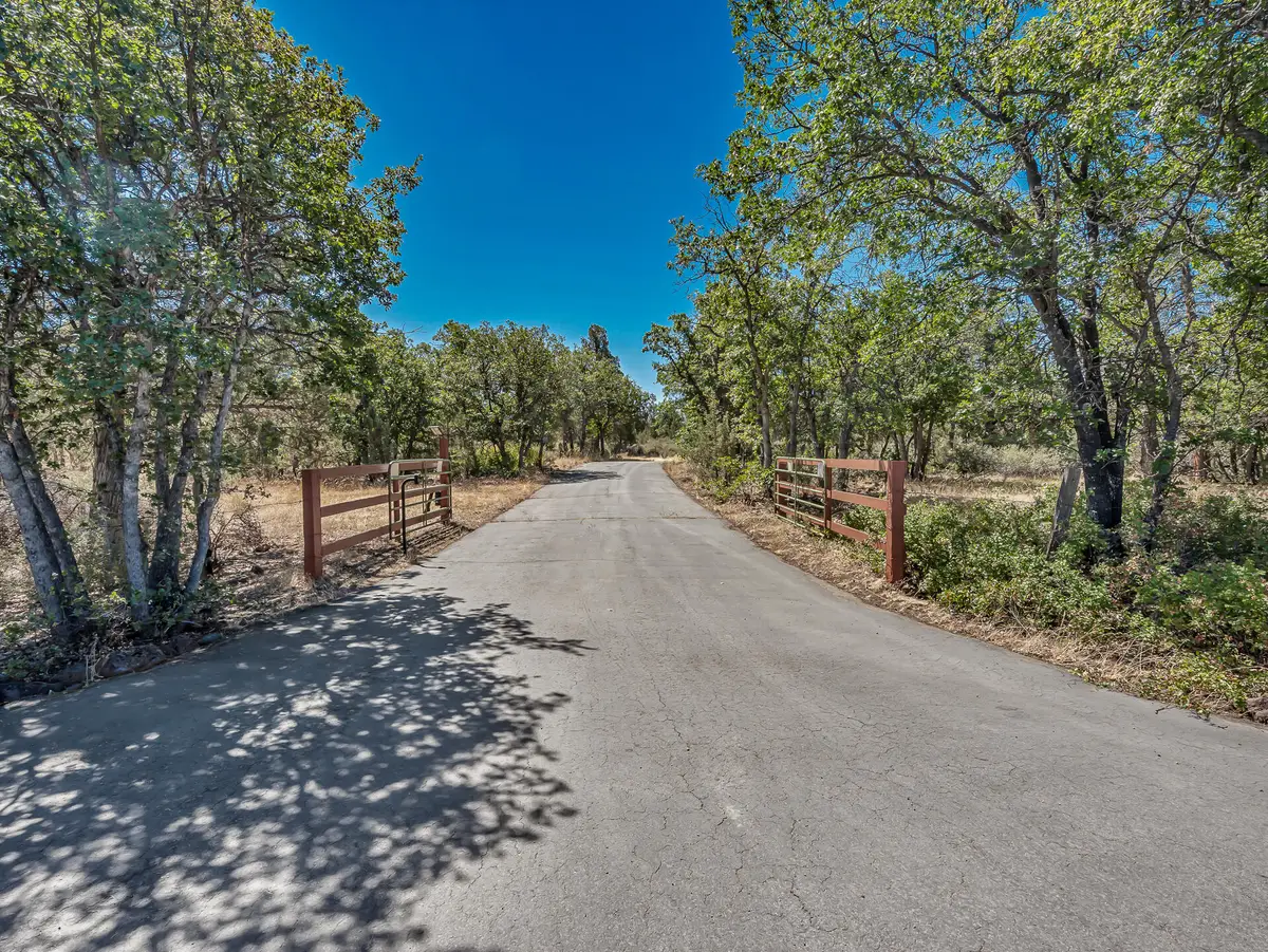 546-400 Old Highway Road, McArthur, CA 96056 - #1