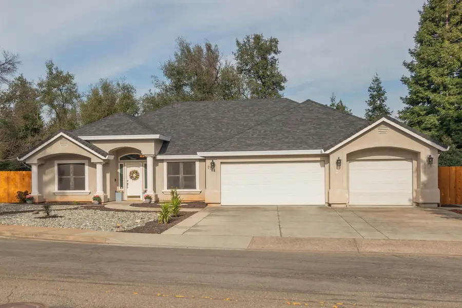 2704 Western Oak Drive, Redding, CA 96002 - Image #2