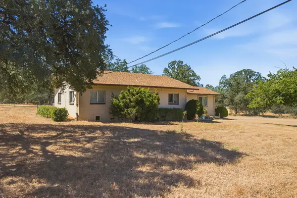 2562 Old Oregon Trail, Redding, CA 96003