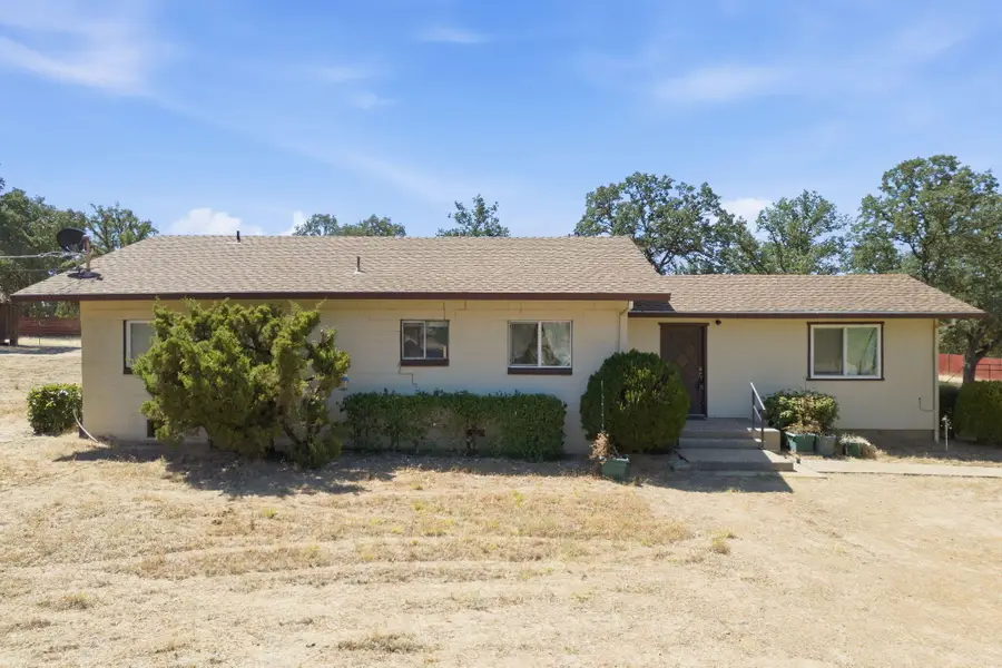 2562 Old Oregon Trail, Redding, CA 96003 - #2