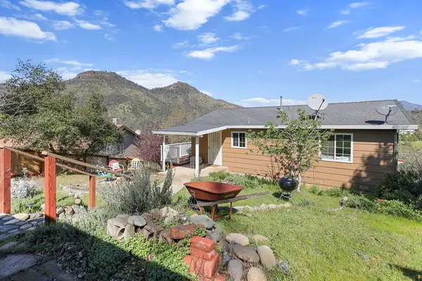 22065 Loop Drive, Redding, CA 96003