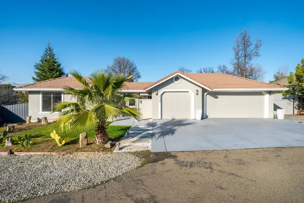 19340 NE Carnegie Court, Redding, CA 96003