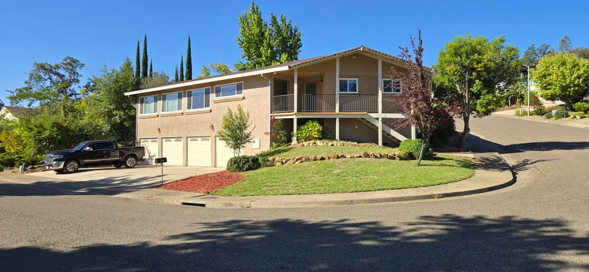 3235 Stratford Avenue, Redding, CA 96001 - #1
