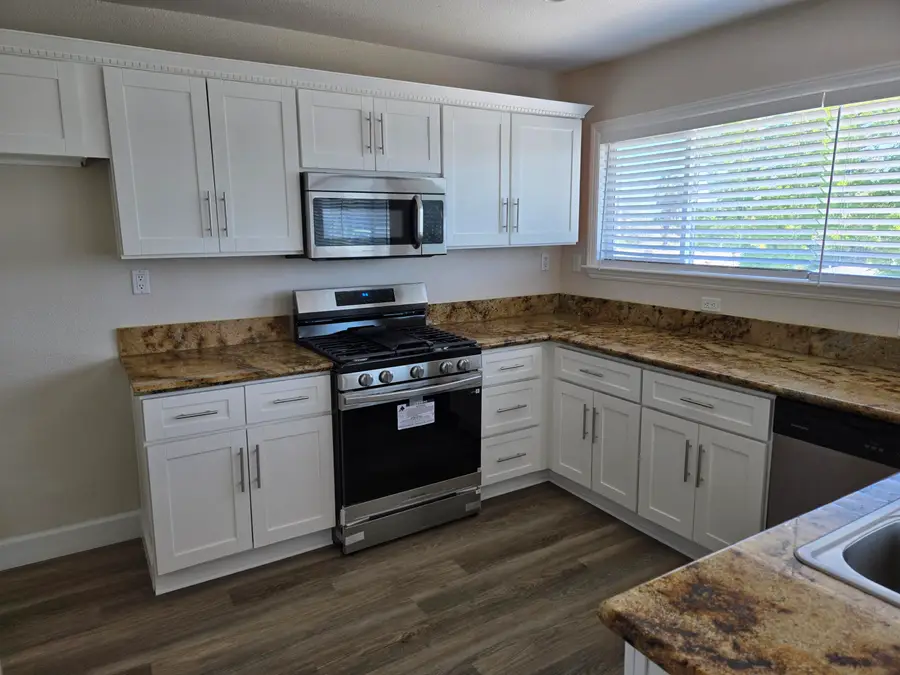 3235 Stratford Avenue, Redding, CA 96001 - #3