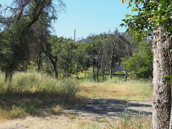 20103 Parocast Road, Redding, CA 96003
