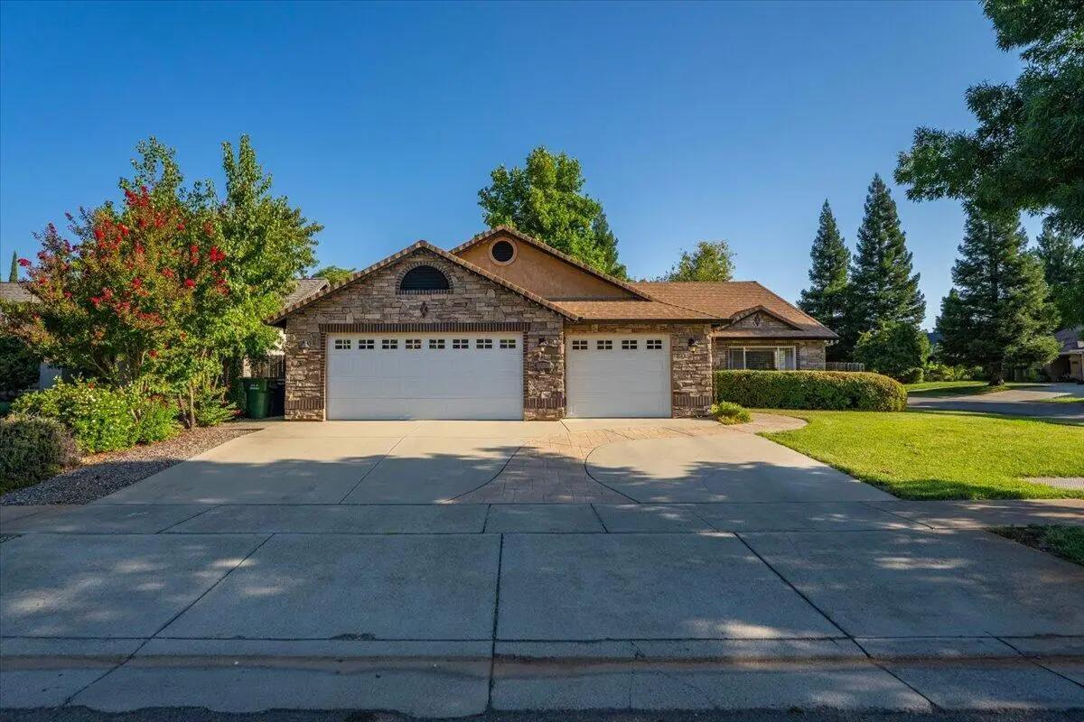 2094 Button Place, Redding, CA 96002 - #1