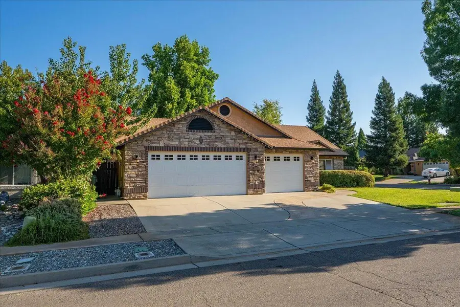 2094 Button Place, Redding, CA 96002 - #2