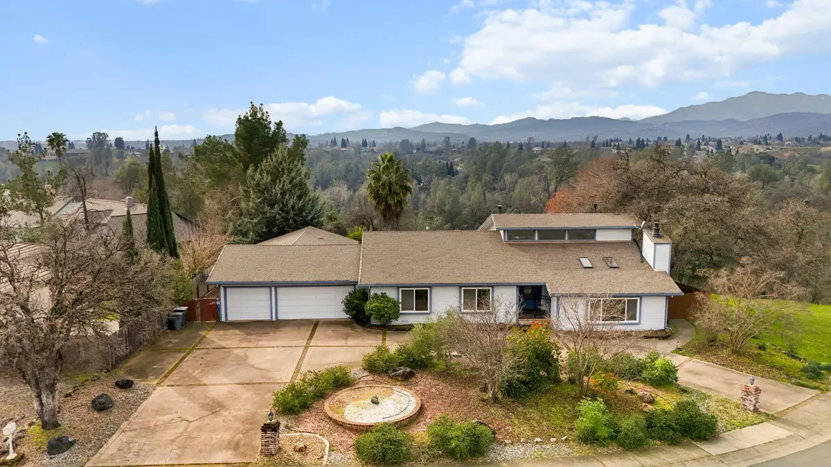 3041 Panorama Drive, Redding, CA 96003 - Image #1