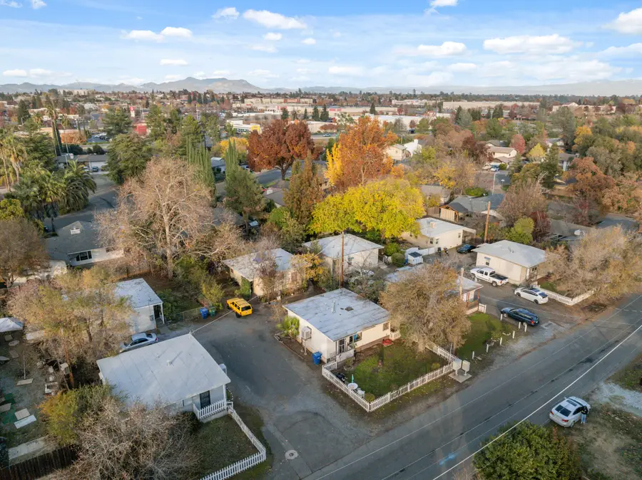 1064 Hawthorne Avenue, Redding, CA 96002 - #3
