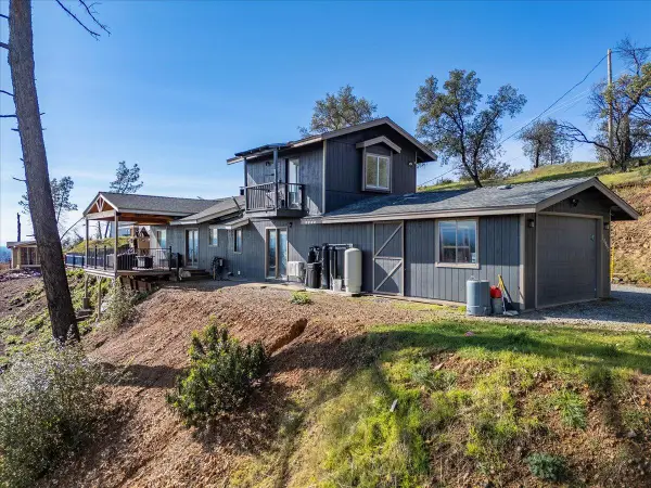 14091 Highview Trail, Redding, CA 96003