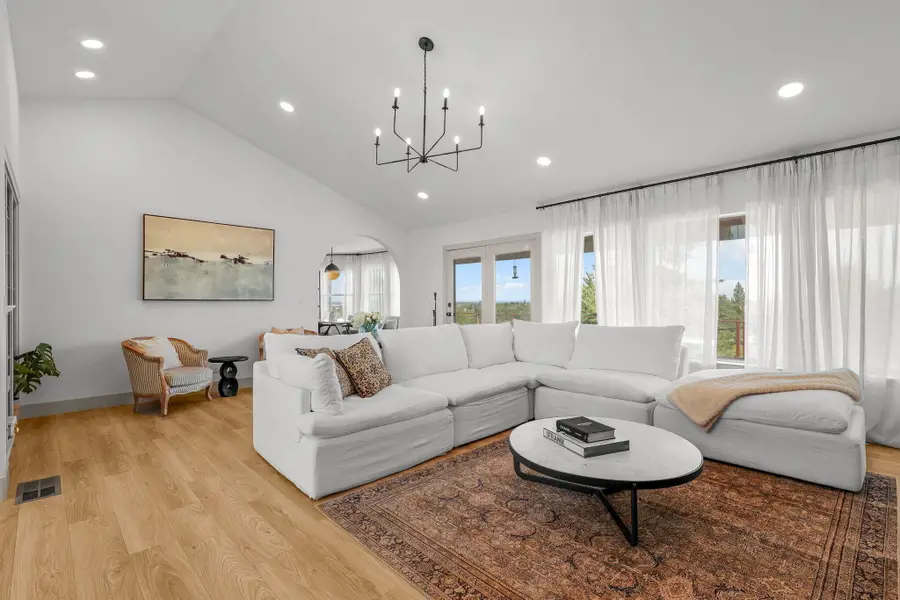 1355 Bambury Court, Redding, CA 96001 - Image #3