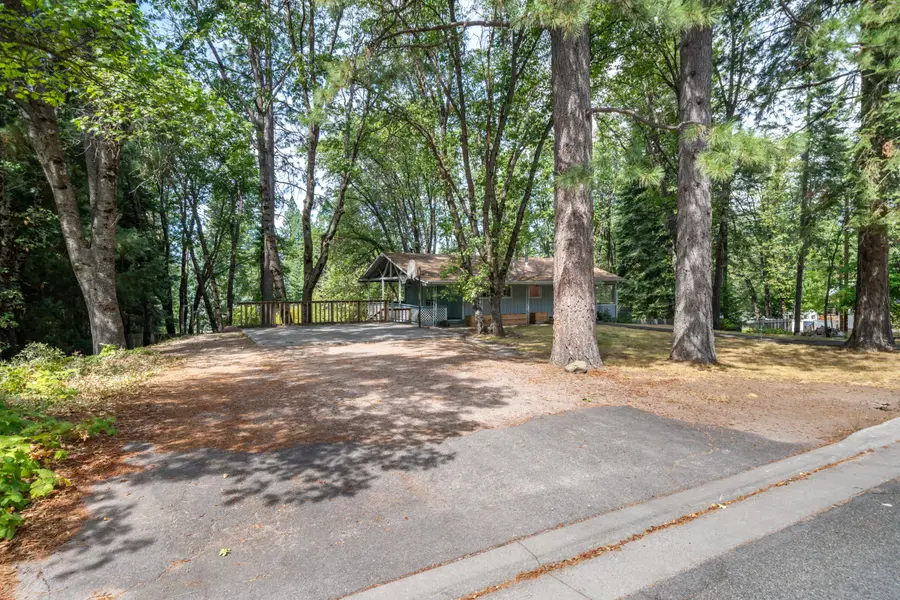351 N Adams Drive, Mount Shasta, CA 96067 - #3