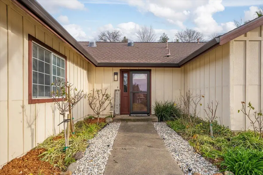 662 Ansley Court, Redding, CA 96003 - Image #2