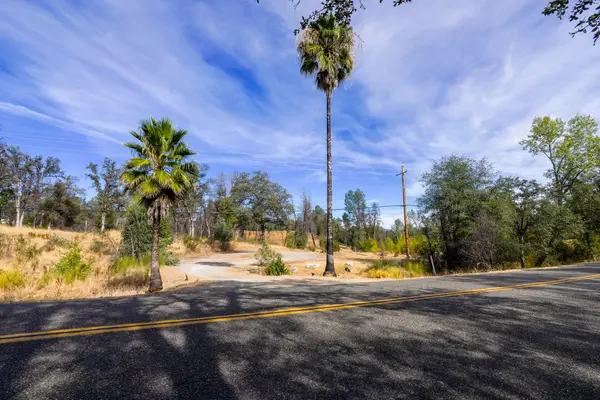 16438 Lower Springs Road, Redding, CA 96001