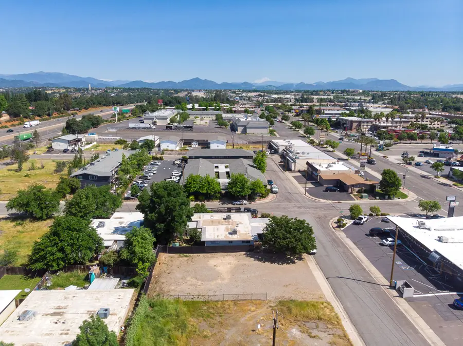 670 Monardas Drive, Redding, CA 96002 - Image #3