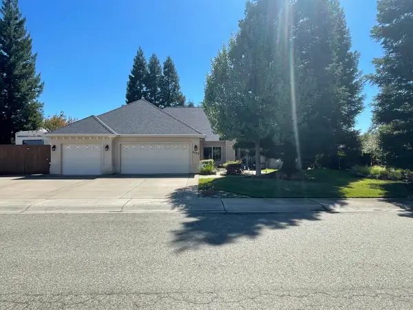 2323 Tradition Way, Redding, CA 96001
