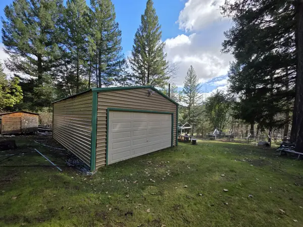 2141 Mc Alexander Road, Hayfork, CA 96041