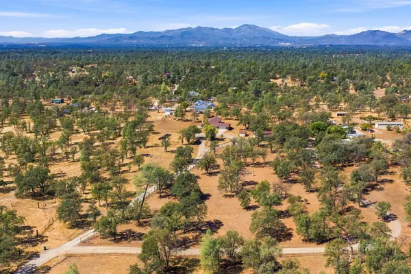 21282 Tia Mia Lane, Redding, CA 96003