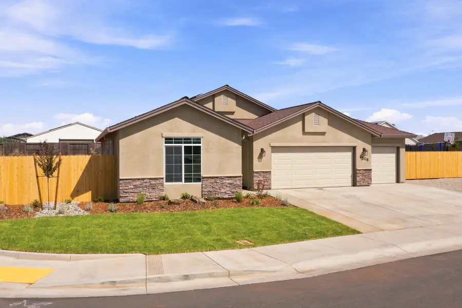 2508 Lawn Lane, Redding, CA 96002 - #2