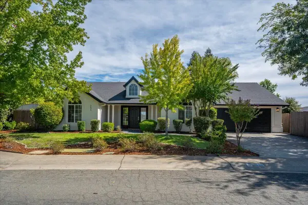 3635 Sunglow Drive, Redding, CA 96001