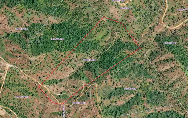 215 Tolowa Rd, Igo, CA 96047