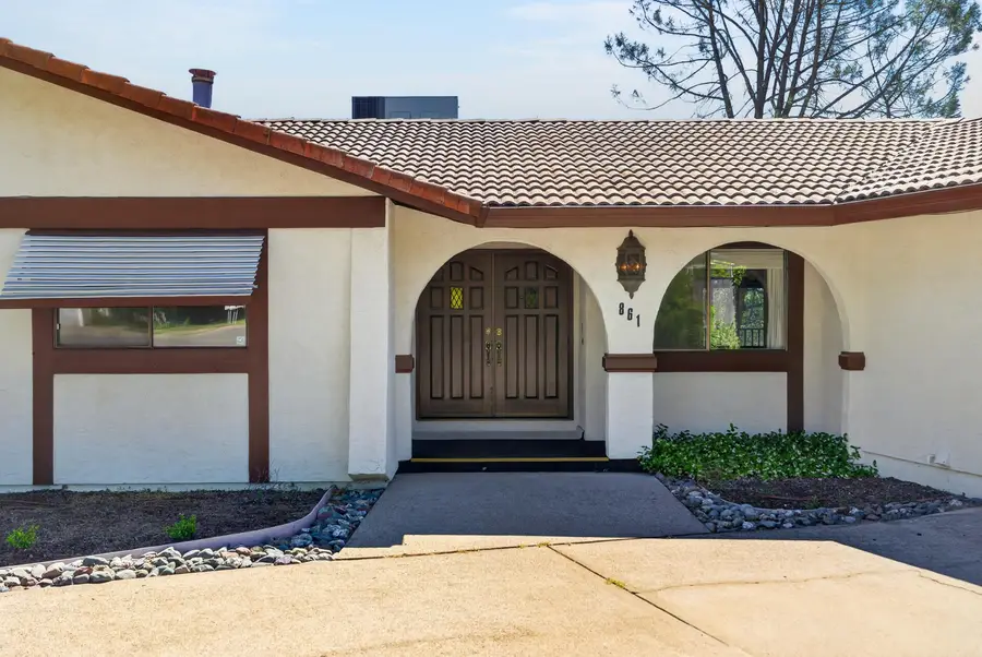 861 Dawson Court, Redding, CA 96003 - #2