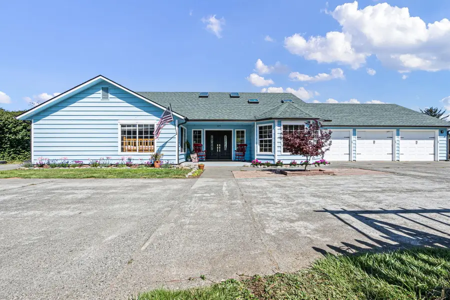 125 Irene Lane, Crescent City, CA 95531 - #2