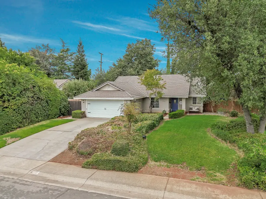 2404 Castlewood Drive, Redding, CA 96002 - #3