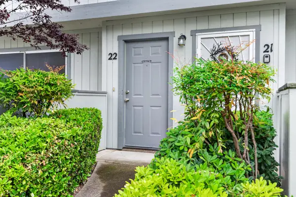 200 Ridgetop Drive #APT 22, Redding, CA 96003