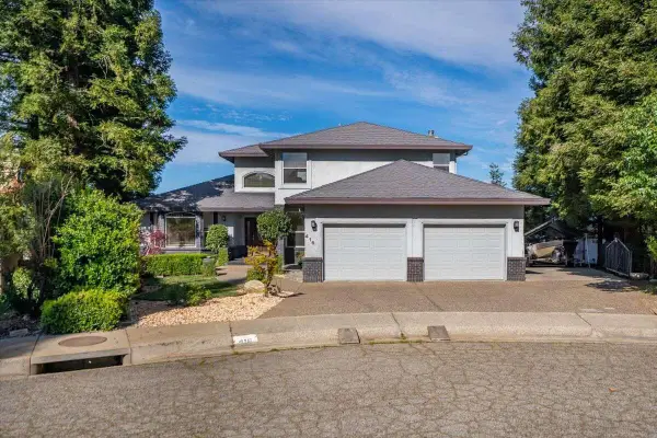 416 Arbor Place, Redding, CA 96001