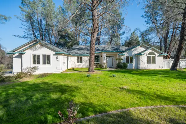 6677 Horsemans Way, Anderson, CA 96007