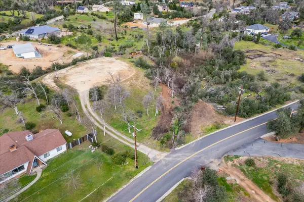 10096 Victoria Drive, Redding, CA 96001