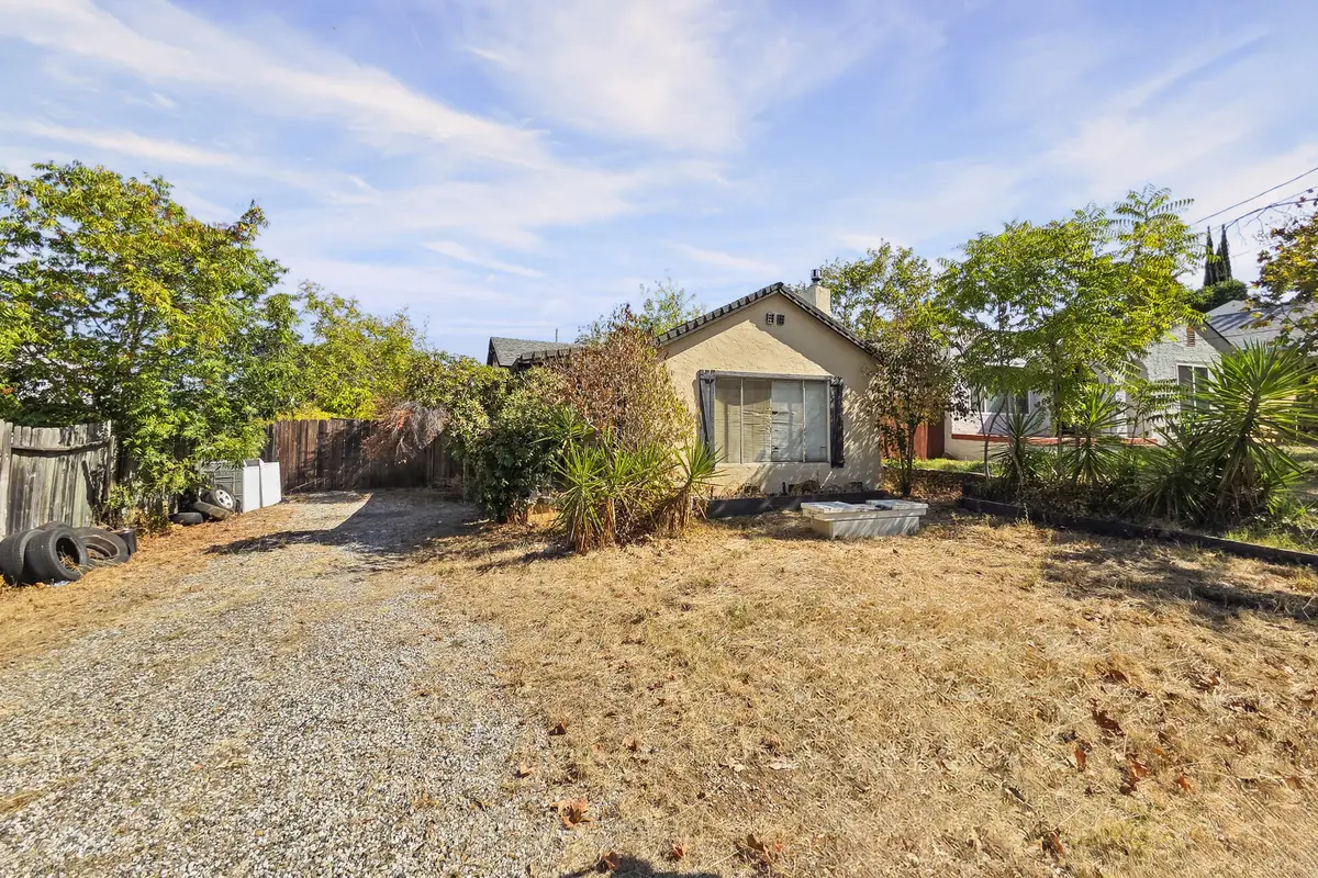 1135 Olive Avenue, Redding, CA 96001 - #1