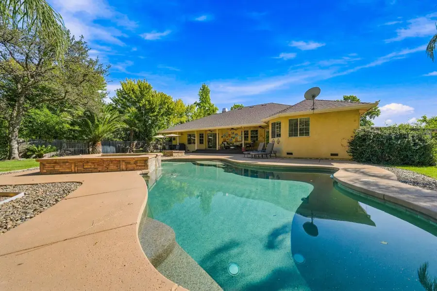 2138 Princeton Way, Redding, CA 96003 - #2