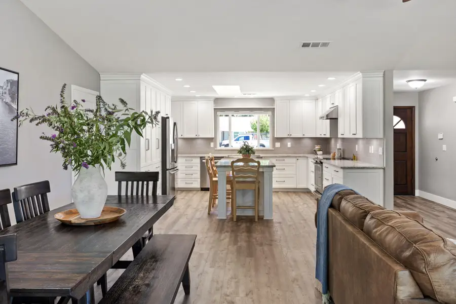 5882 Farm House Lane, Redding, CA 96001 - #2