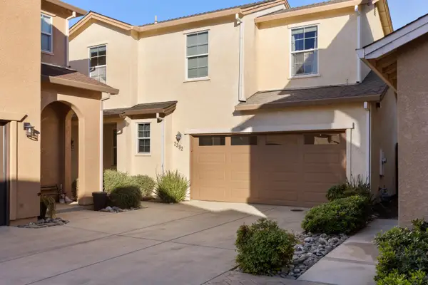 2392 La Villa Way, Redding, CA 96003