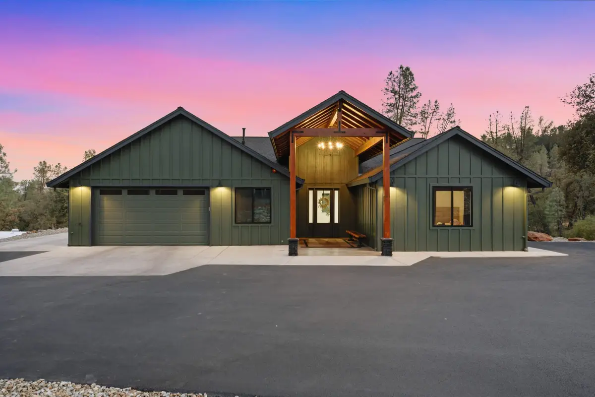 9081 Silver King Road, Redding, CA 96001 - #1