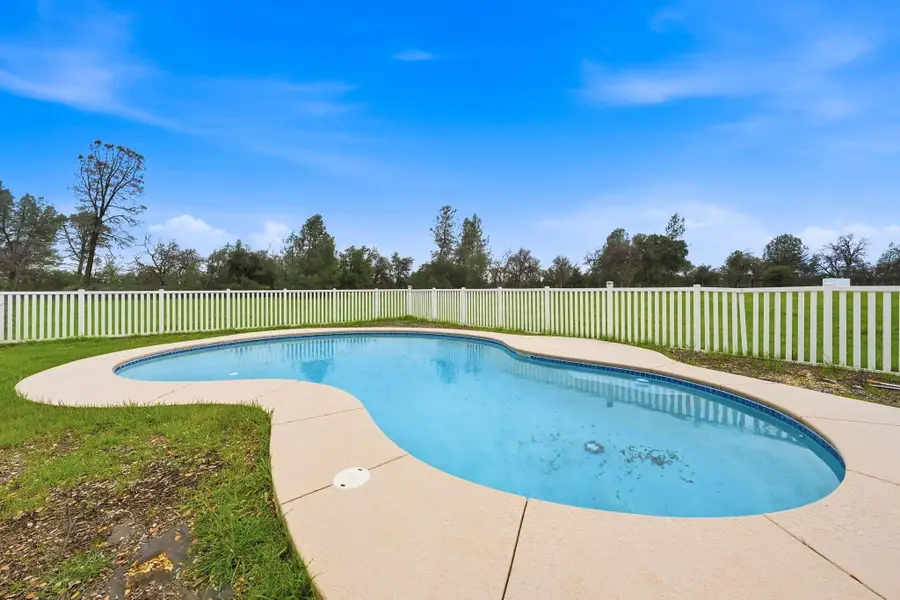 17471 Treat Avenue, Anderson, CA 96007 - #3