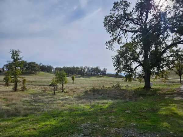 River Oaks Place, Bella Vista, CA 96008