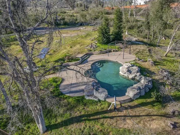 10049 Tilton Mine Road, Redding, CA 96001
