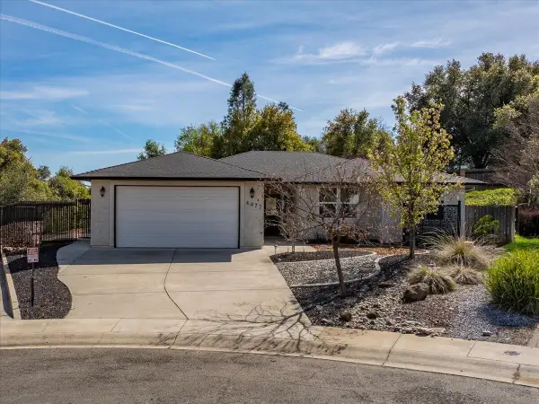 4877 Squirrel Run Court, Redding, CA 96002