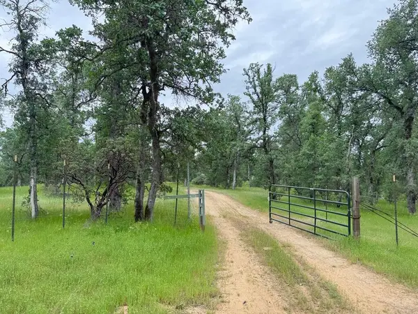 2 Two Feathers Road, Cottonwood, CA 96022