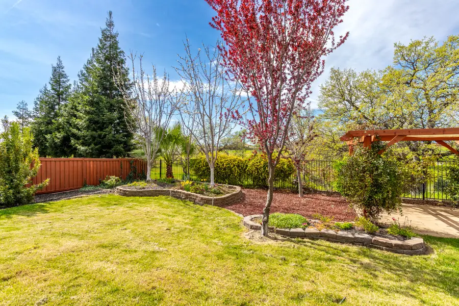 3874 Palm Springs Drive, Redding, CA 96002 - #3