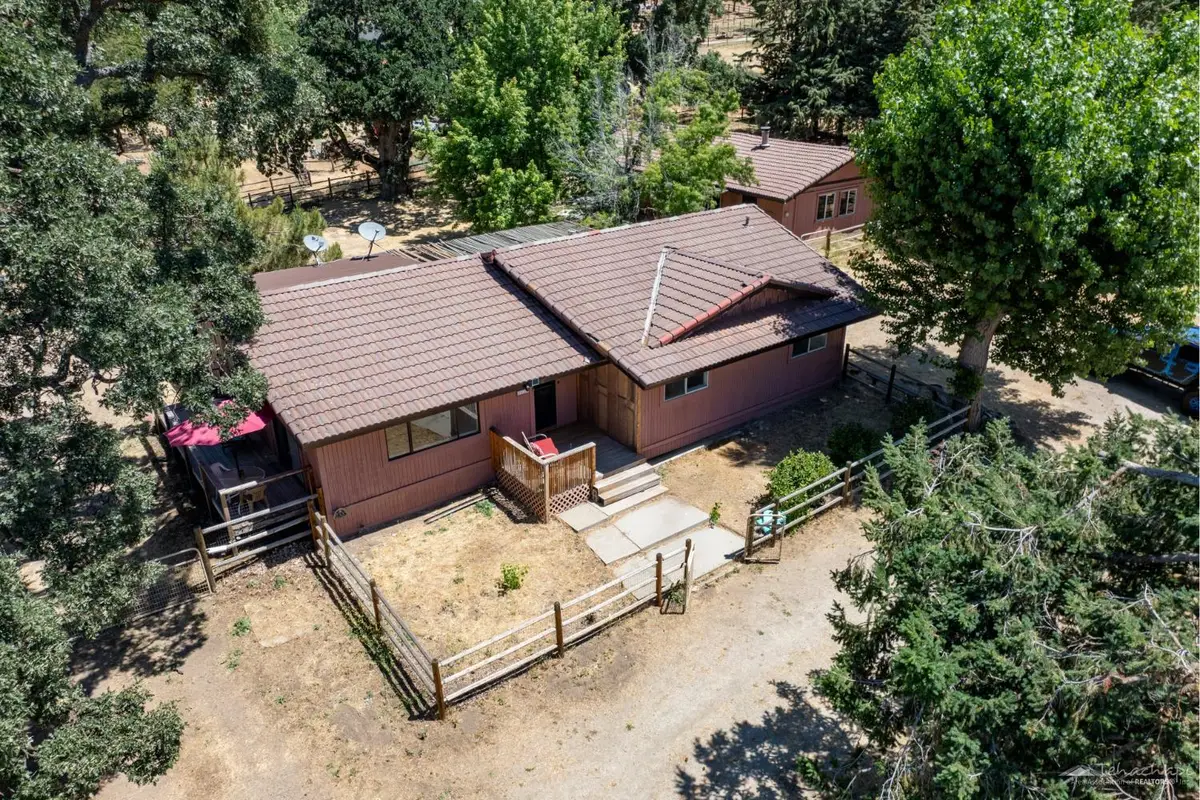 26141 Bear Valley Road, Tehachapi, CA 93561 - Image #1