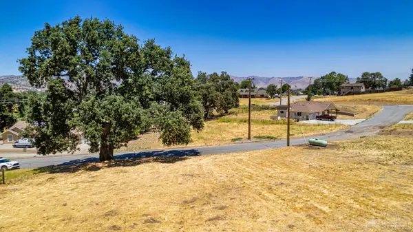 28420 Delaware Dr, Tehachapi, CA 93561