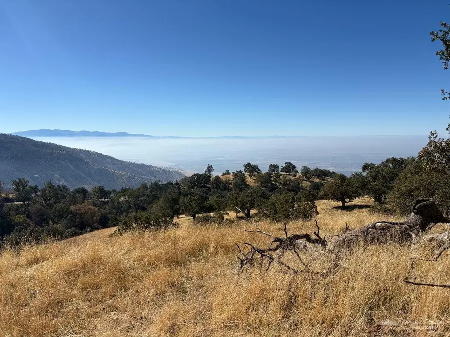 26301 Hazelwood Court, Tehachapi, CA 93561 - Image #2