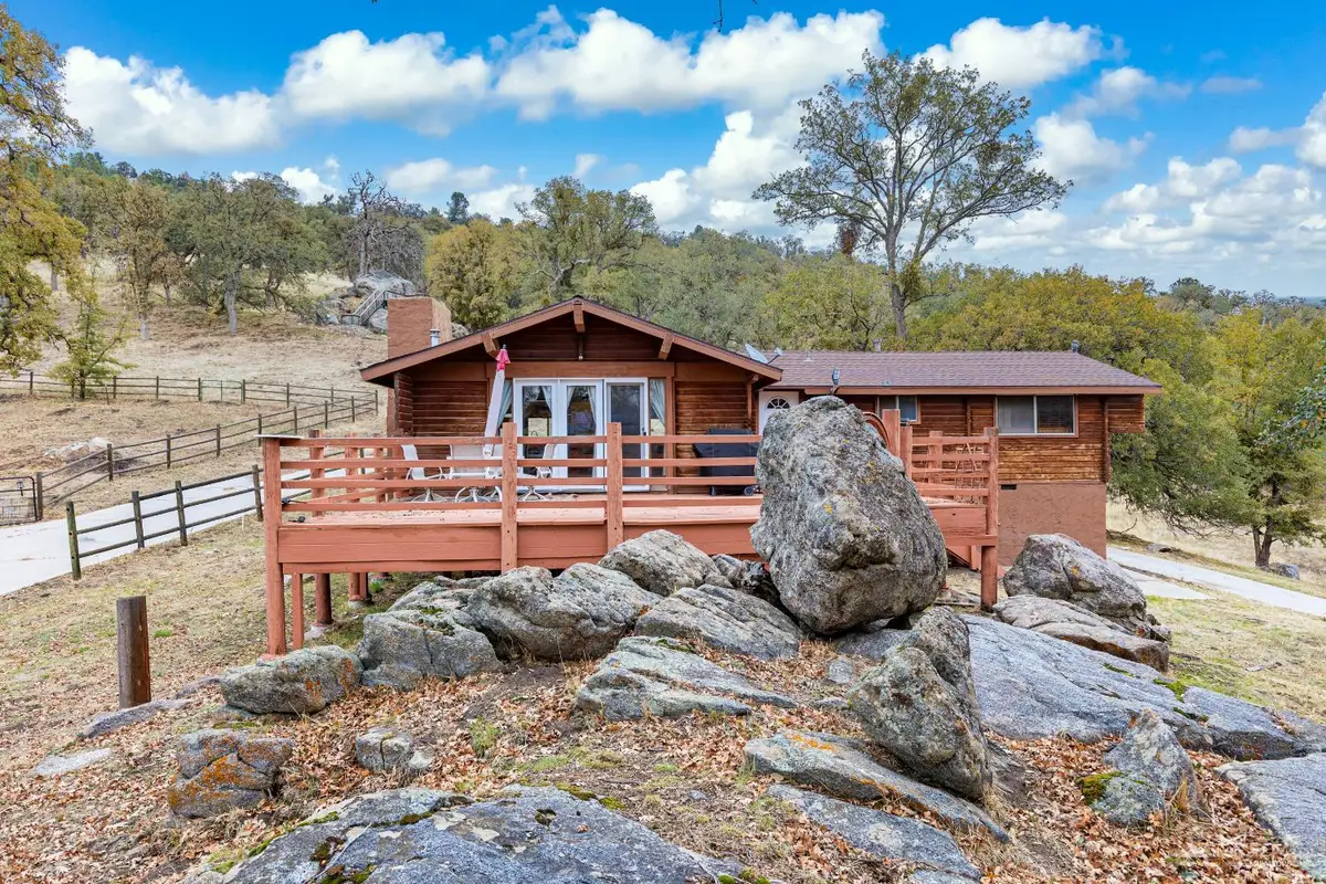24350 Willow Pass Drive, Tehachapi, CA 93561 - Image #1