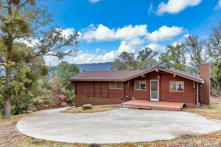 24350 Willow Pass Drive, Tehachapi, CA 93561 - Image #2