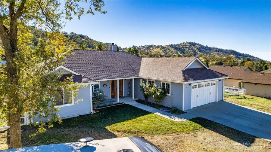 27500 Buckpasser Drive, Tehachapi, CA 93561 - Image #2